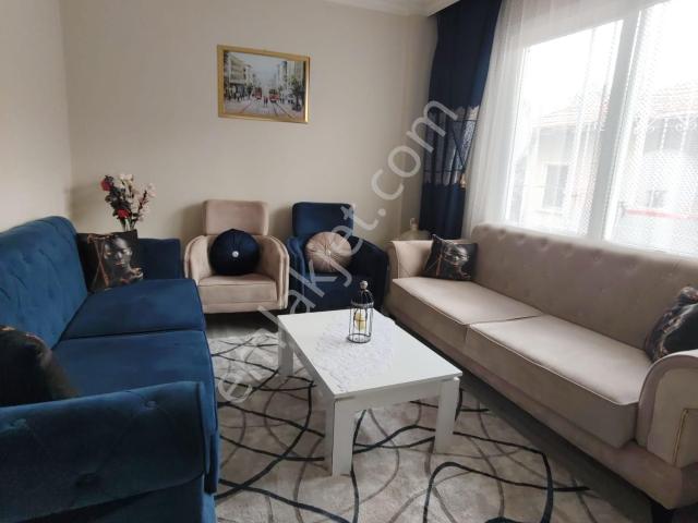 Çiğli Köyiçi Mahallesinde Tadilatlı Avantajlı Satılık 2+1 Daire