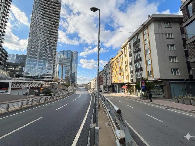 Şişli Plazalar Bölgesinde Değerli Konumda 3+1 Satılık Daire