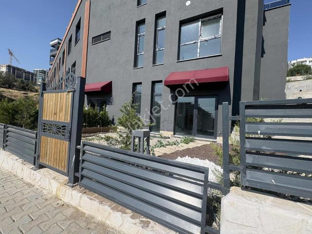Çiğli Site İçerisinde Müstakil Bahçeli 3+1 Tripleks Daire