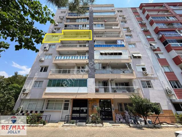 Çiğli Yakakent De Satılık 3+1 Daire | 120 M² | Tadilatlı