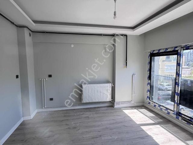 Çiğli Yeni Mahallede Acill Satılık 1+1 Daire
