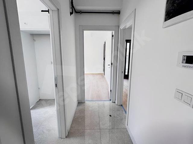 ÇIĞLI YENIMAHALLE'DE SATILIK 2 + 1 K.MUTFAK DAİRE