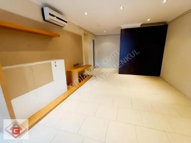 Şişli 19 Mayıs Caddesi'nde Yeni Bina'da 1.kat 1+1 Kiralık Daire!
