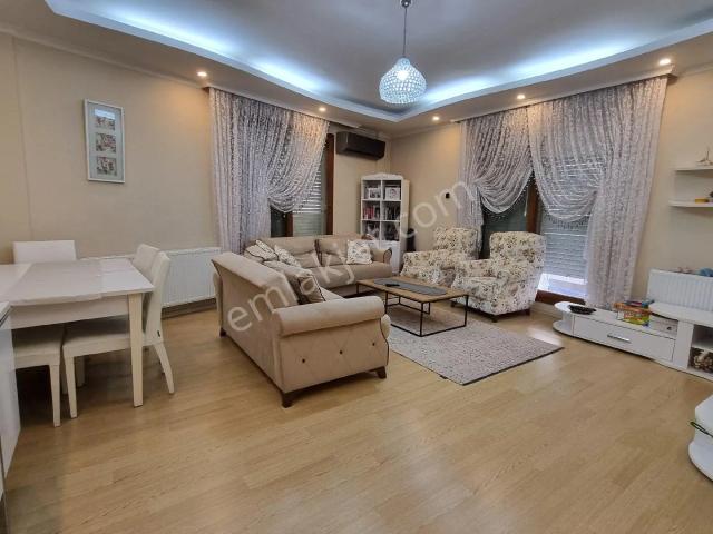 Çiğli 3+1 Satılık Arakat Daire yenimahalle