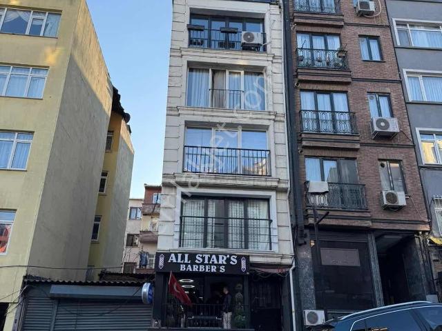 Şişlide Cadde Üzeri 1+1 Kiralık Daire