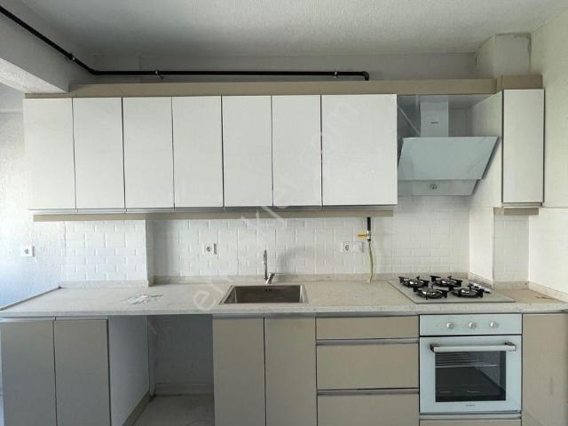 Çiğlide Kiralık 1+1 Sıfır Klima Doğalgaz Ankastre Asansör Balkon İzban'a 6 7 Dk