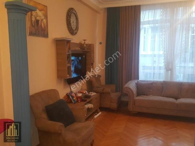 Şişli'de Satılık 3+1 Daire 110m² Metroya Yakın