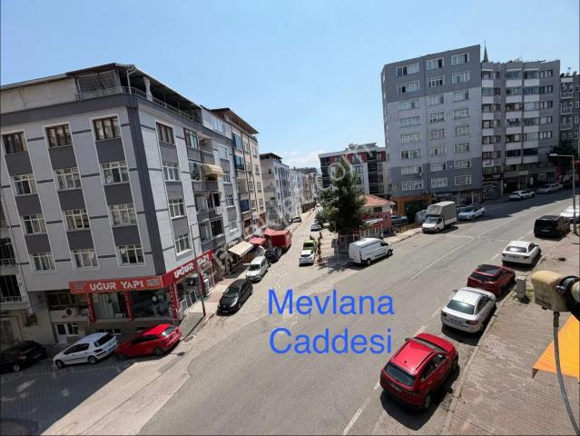 İlkadım Bahçelievler Mah Mevlana Caddesi Üstü Kiralık Asansörlü 2+1 Daire