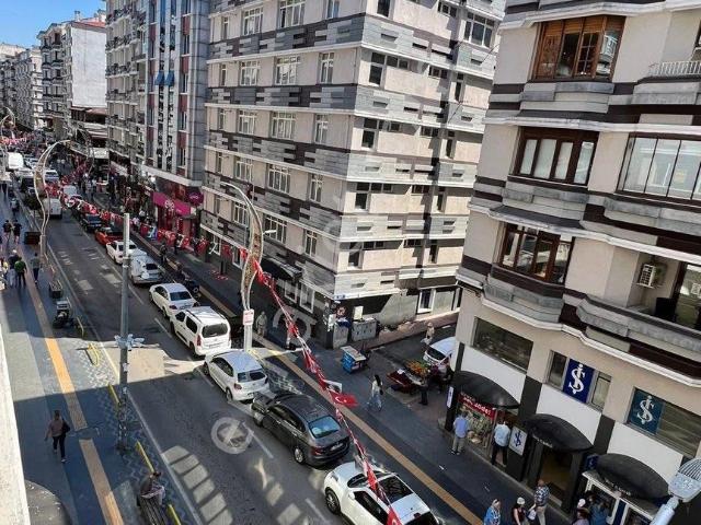 İlkadım Çıftlık Caddesı’ne Cephe Satılık Genış 2 + 1 Daıre
