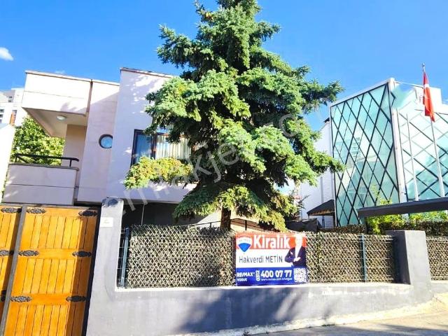 İlkbahar Mah Elçiliklere Ve Tüm İşlere Uygun Kiralık Villa
