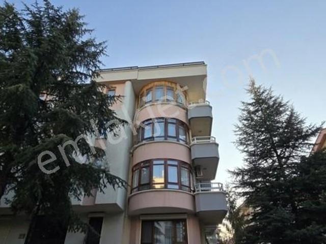 İlkbahar Mahallesinde 5+1 Mobilyalı Katta Dubleks Kiralık Daire