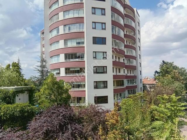 İlker Caddesi Dört Mevsim Sitesinde Asansörlü Satılık 3+1 Daire