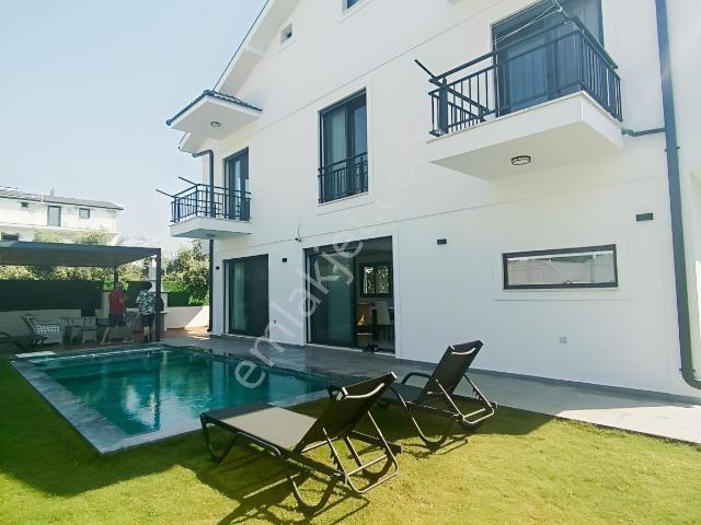 İlkon'dan Çalış'a Yakın 3+1 Sıfır Müstakil Eşyalı Villa