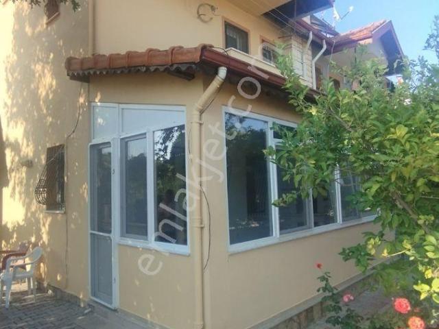 İlkon'dan Foça'da Uzun Dönem Kiralık 3+1 Tripleks Villa