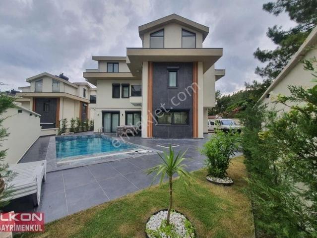 İlkon'dan Fethiye/çiftlik'te Kiralık Lüks 5+1 Tripleks Villa