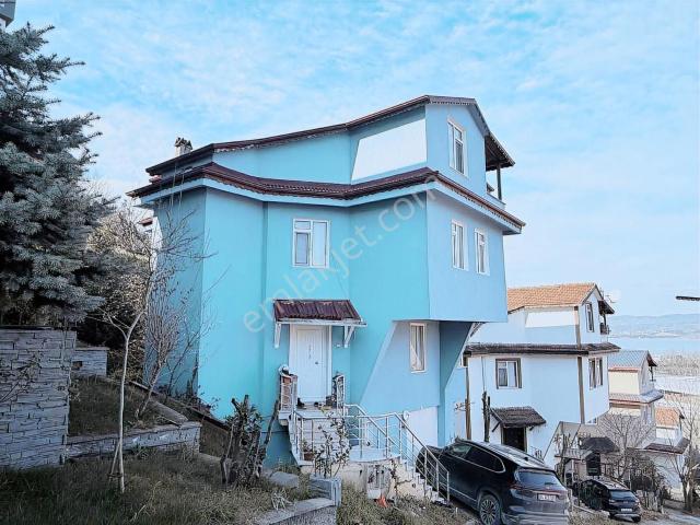İlknur Doğan Remax Vira Gayrimenkul Satılık Villa