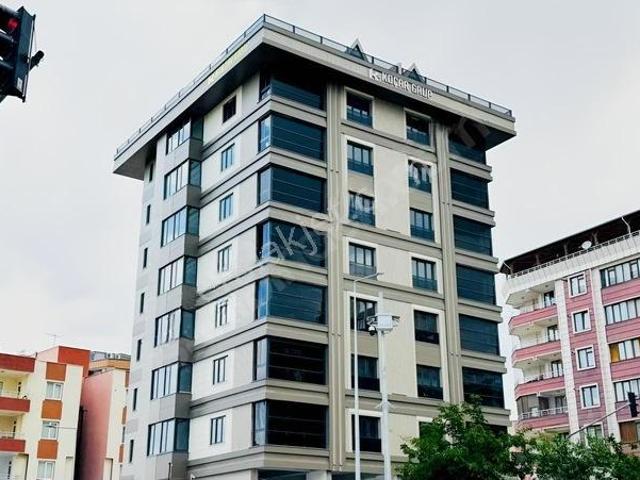 İpek Gayrimenkul 35'te Cadde Üstü Lux 3+1 Daire