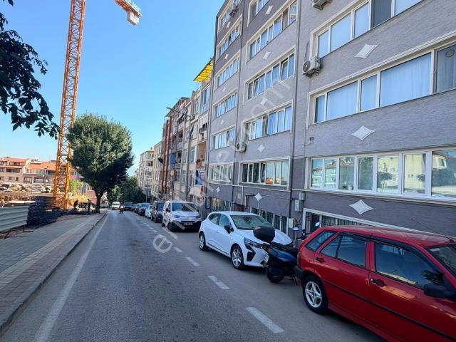 İpekçilik Ana Cadde Üzerinde 3+1 Manzaralı Satılık Daire