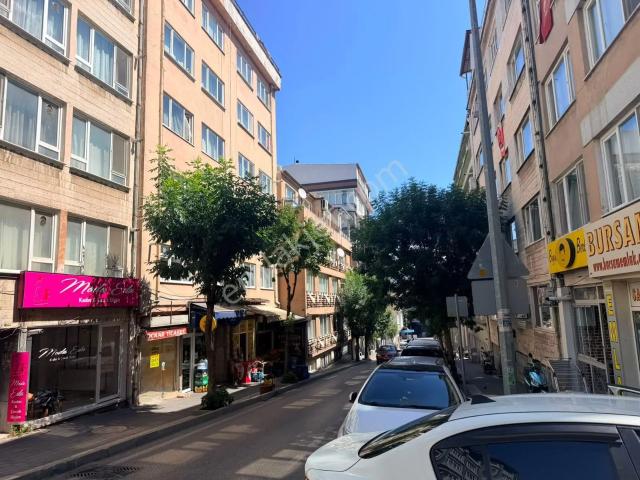 İpekçilik Cadde Üzeri Dere Manzaralı Satılık 3+1 Daire