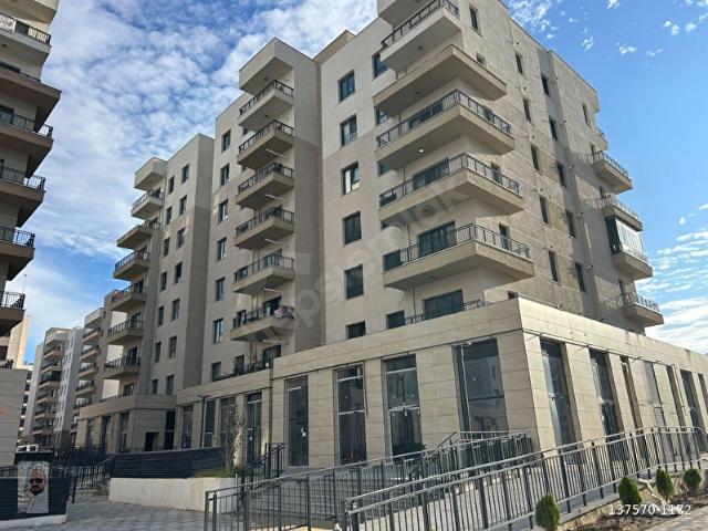İPEK SOKAKLARDA ADNAN MENDERES CADDESİ KÖŞESİNDE KÖPRÜYE GİDEN KISIMDA 2+1 KİRALIK DAİRE