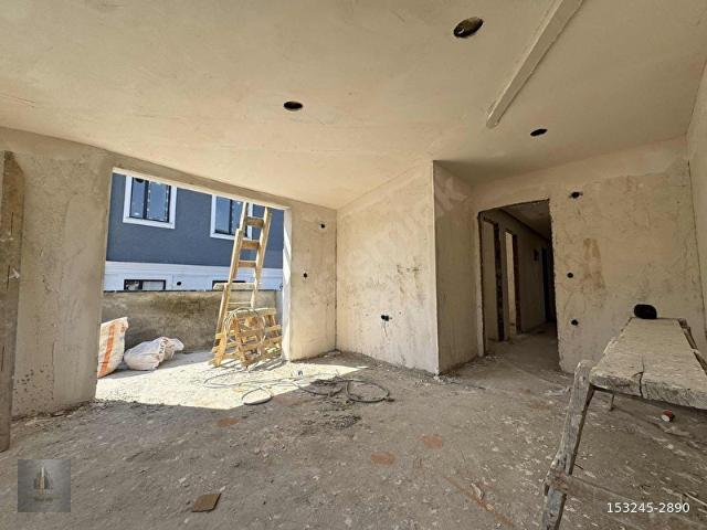 İPEKTEN REAL MERTER'E YAKIN CADDE ÜSTÜ 2+1 SATILIK MANSARD DAİRE