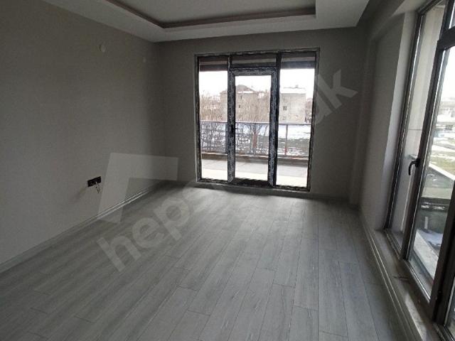 İPEKYOLU CADDESİNDE SATİLİK SİFİR 3+1 LUX DAİRE