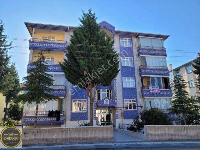 İpekyolu Gayrimenkulden Gümüşsuyu Sitesinde 3+1 Satılık Daire