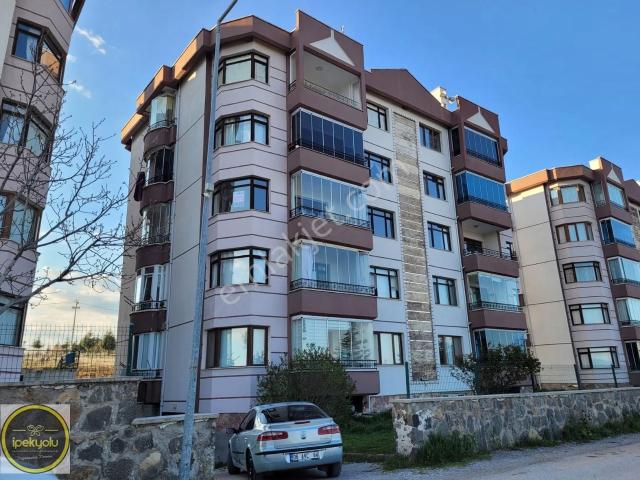 İpekyolu Gayrimenkulden Dinarbey Sitesinde 3+1 Satılık Daire