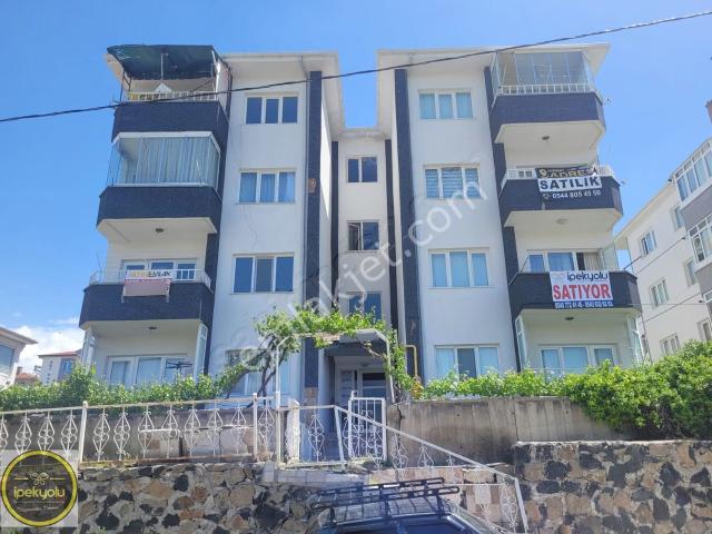 İpekyolu Gayrimenkulden Özlem Sitesinde 3+1 Satılık Daire