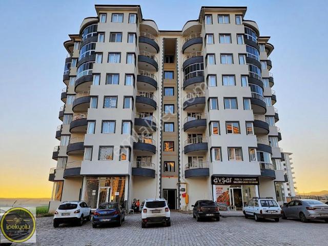 İpekyolundan Konak Sitesinde 3+1 İçi Yapılı Satılık Daire