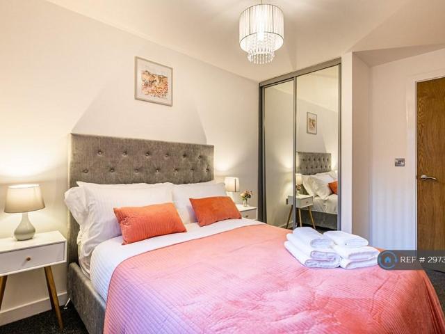I Quarter, Sheffield, S3 1 bed in a flat share to rent £800 pcm £185 pw