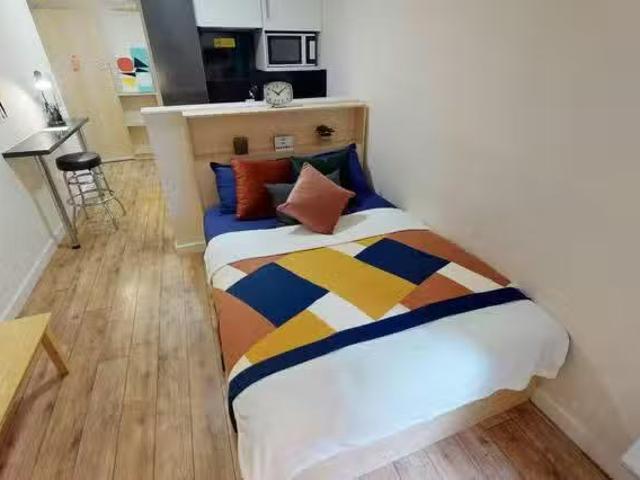 i Q Ty Willis House Bronze En Suite