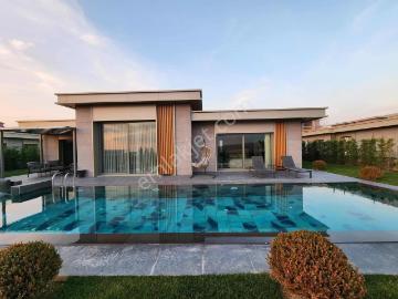 Kazançlı Ödeme Planlarıyla 5+1 Tek Katlı Lüks Villa