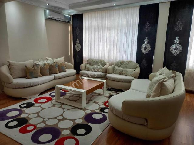 İstanbul Caddesinde 2+1 110m2 Komple Eşyalı Kombili Boyalı Temiz