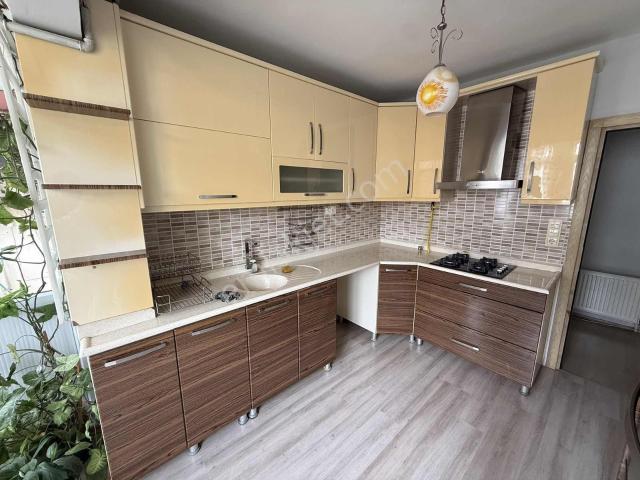 Yalova Merkezde Kiralık Asansörlü 3+1 Arakat Tertemiz Daire