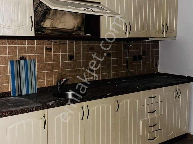 İstanbul Caddesinde Kiralık Daire ofis
