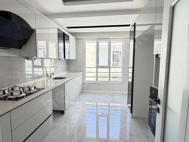 İSTANBUL Caddesine Yakın 3+1 LÜKS DAİRELER