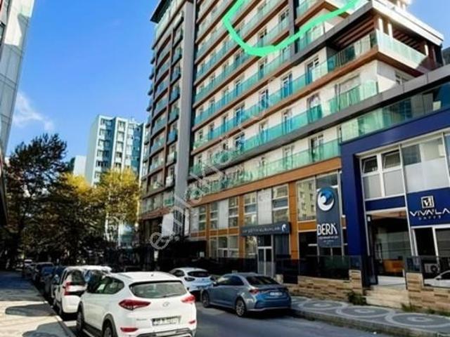 İstanbul Cumhuriyet Metrobüs Durağının Dibinde Kiralık Daire 2+1
