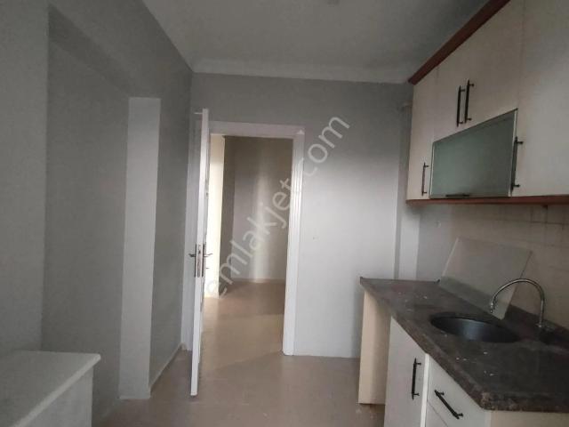 İstanbul Başakşehir Kayaşehir 6.bölgede Sağlam Zemin Ve Toki Bina Okullara Yakın Kiralık 75m2 Daire