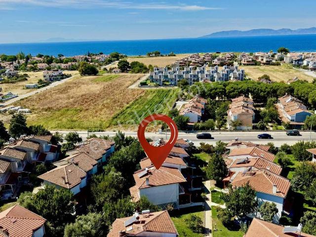 İstanbul Güzelbelde Sitesinde Köşe 3+1 Villa