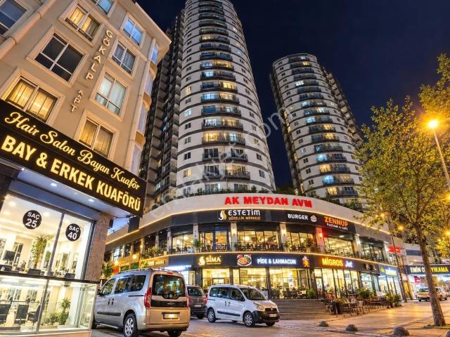İstanbul Esenyurt'ta şehri İçinde Barındıran Site İçerisinde Kiralık 2+1 Dekorlu Daire