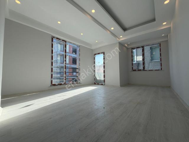 İstanbul House'dan B.evler'de Sıfır Binada 2+1 Ön Cephe Ara Kat