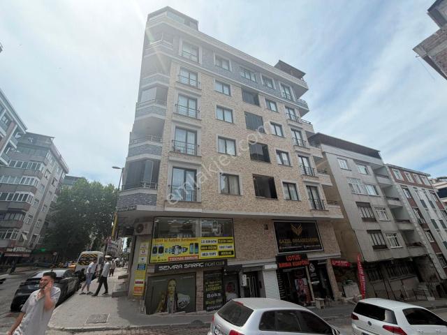 İstanbul House'dan Bahçelievler'de 5 Yıllık Binada 2+1 Ara Kat