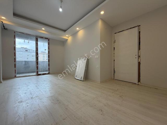İstanbul House'dan Bahçelievler'de Sıfır Binada 2+1 Ara Kat