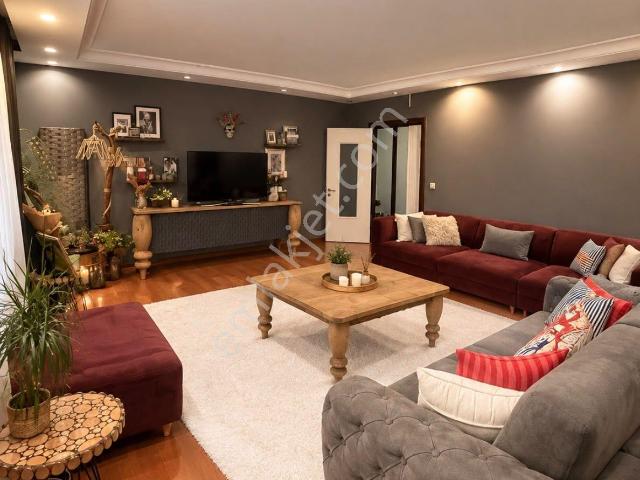 İstanbul House'dan Beyaz Konaklar'da 3+1 Geniş Ara Kat
