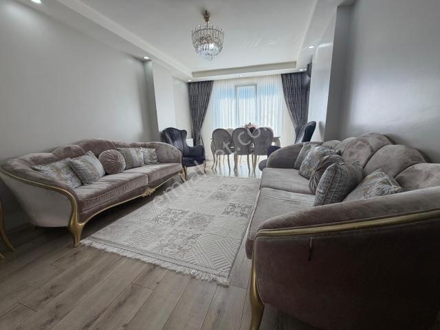 İstanbul House'dan Küçükçekmece'de Genç Binada 3+1 Ara Kat