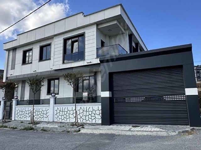 İSTANBUL HAVALİMANI MANZARALI LÜKS VİLLA ISITMALI HAVUZ