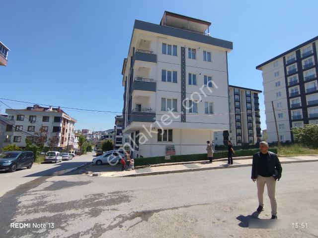 İstanbul Sancaktepe Osmangazi Mah Tirebolu Caddesine Cephe Kiralık 2+1 Daire