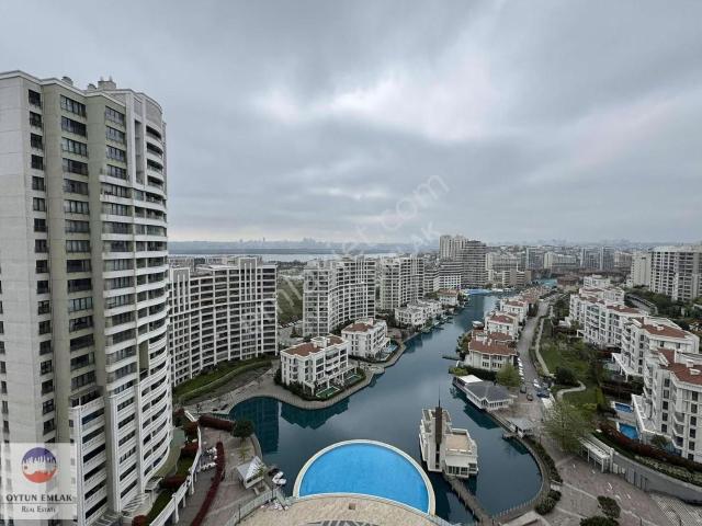 İstanbul Sarayları Göl Manzaralı Satılık 3+1 Boş Daire 172 M²