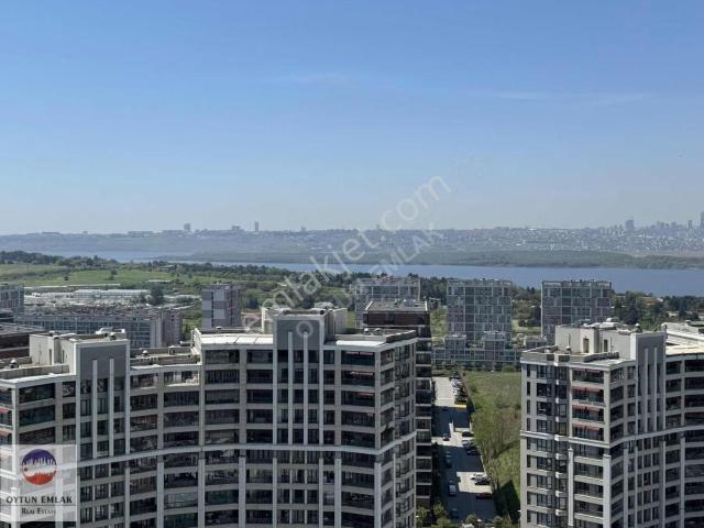 İstanbul Sarayları Göl Manzaralı Satılık Boş 2+1 Daire 118 M²